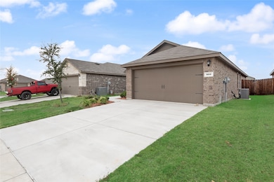 803 Hay Loft Ln, Royse City, TX 75189 - photo 5