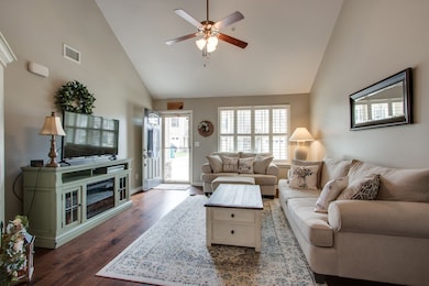 1050 Neeleys Bend E, Spring Hill, TN 37174 - photo 4