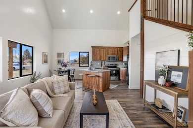 254 W 1st St, Wendell, ID 83355 - photo 7