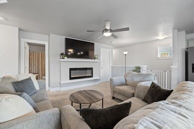 1417 NE Cedarwood Dr, Grimes, IA 50111 - photo 5