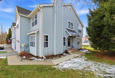 14 Willow Cir unit 706, Hamburg, NJ 07419 - photo 3