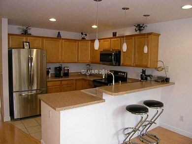 28855 Coulby Ct, Wickliffe, OH 44092 - photo 2