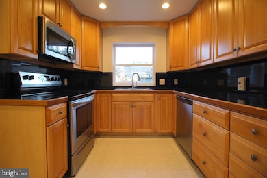 2129 Grayson Place, Falls Church, VA 22043 - photo 6