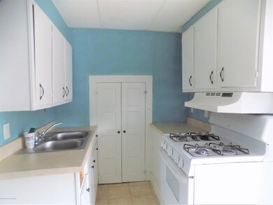 426 Colfax Ave, Scranton, PA 18510 - photo 2