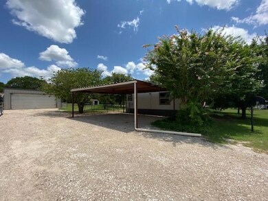 310 Kelly Brook Cir, Weatherford, TX 76087 - photo 3