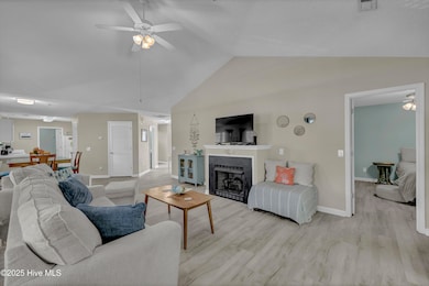 1605 Willoughby Park Ct unit 8, Wilmington, NC 28412 - photo 4