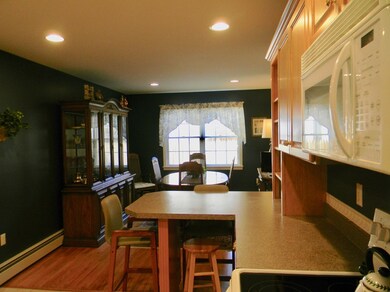 3 Pomeroy Ln unit D, Sunderland, MA 01375 - photo 5
