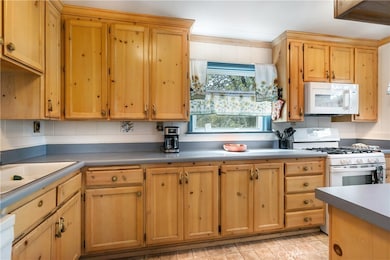 2726 View Dr, Running Springs, CA 92382 - photo 6