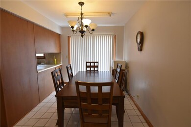 1966 Dawnshire Dr, Columbus, IN 47203 - photo 5