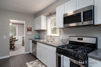 2120 Audobon St-13