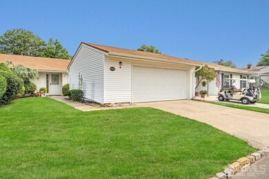 102A Dogwood Plaza unit 102B, Monroe Township, NJ 08831 - photo 2