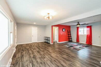 209 W Oak Place, Griffith, IN 46319 - photo 3