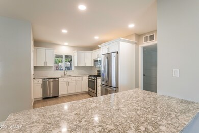 4011 N 44th Place, Phoenix, AZ 85018 - photo 7