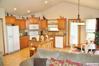 VAULTED CEILINGS WITH CAN LIGHTING
