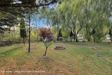 904 Pacific Ave, Lansing, MI 48910 - photo 4