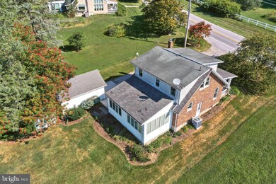 860 S Pleasant Ave, Dallastown, PA 17313 - photo 3