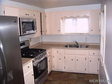 Kitchen W/New Appliances