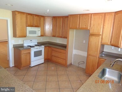 13905 Lewisdale Rd, Clarksburg, MD 20871 - photo 5