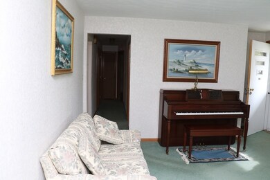 56 Thornton Rd, Worcester, MA 01606 - photo 4