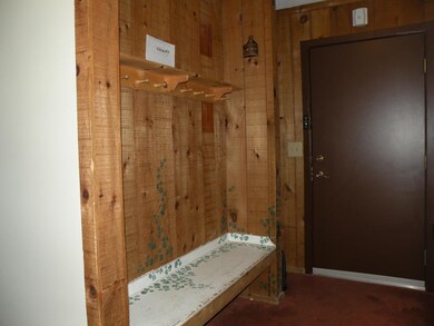 27 Nature Trail Rd unit 201, Richmond, VT 05477 - photo 2