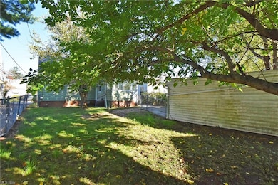 5206 Joseph St, Maple Heights, OH 44137 - photo 4