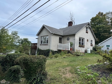 8 Hopatcong St, Hopatcong, NJ 07843 - photo 6