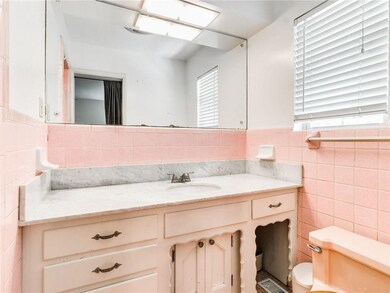 5920 N Meridian Place, Oklahoma City, OK 73122 - photo 7