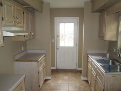 120 Batey Cir, Dickson, TN 37055 - photo 5