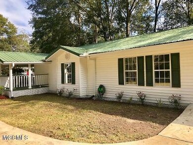 720 Mitchell St, Picayune, MS 39466 - photo 3