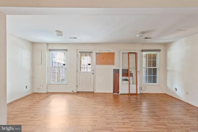 16721 Capon Tree Ln, Woodbridge, VA 22191 - photo 5