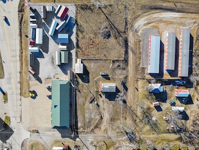 1503 5th St, Henryetta, OK 74437 - photo 6