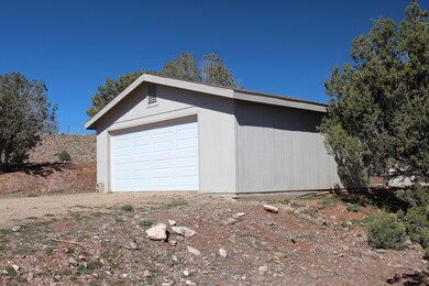 865 N Grandview, Paulden, AZ 86334 - photo 4