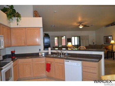 Kitchen with breakfast bar