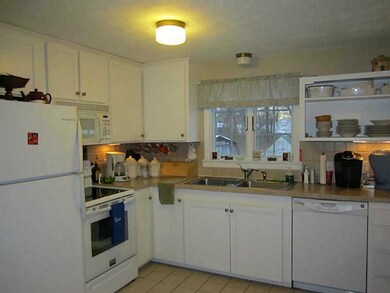 76 Scranton Ave, Warwick, RI 02888 - photo 2