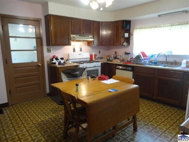 1463 Beech St unit 1463 1/2 Beech Stree, Terre Haute, IN 47804 - photo 7