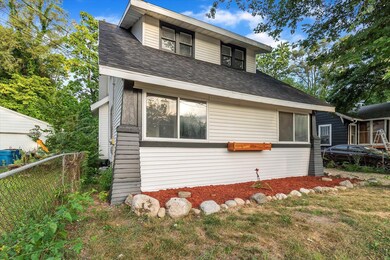 02-801-Wallace-Ave-WindowStill-Real-Esta