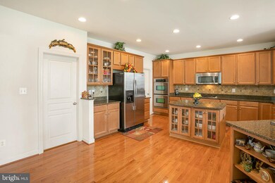 42229 Palm Cove Ct, Chantilly, VA 20152 - photo 5