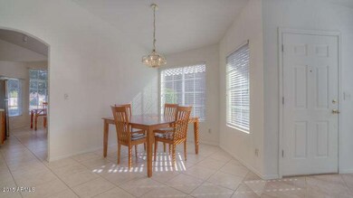 006 Kitchen Entry
