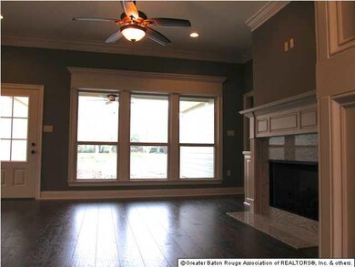 Living room with beautiful crown molding