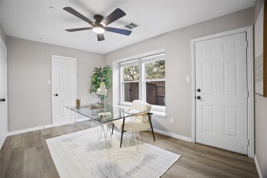 2700 Club Ridge Dr unit 2, Lewisville, TX 75067 - photo 5