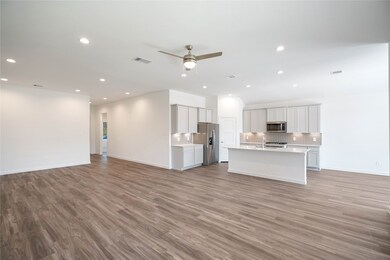 13325 Big Sky Ct, Conroe, TX 77384 - photo 6