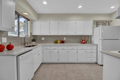 9940 W Hope Cir S, Sun City, AZ 85351 - photo 2