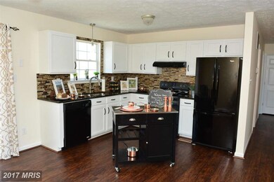 22463 Sara Ct, Great Mills, MD 20634 - photo 2