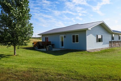 Side view/concrete patio