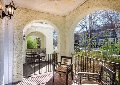Another view of the patio, looking out over lovely Park Avenue!