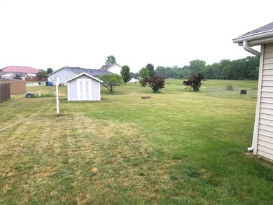 804 Thresher Run, Churubusco, IN 46723 - photo 3