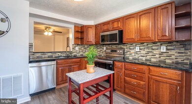 7249 Procopio Cir, Columbia, MD 21046 - photo 2