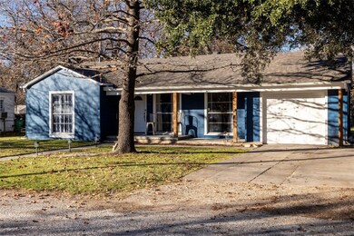 907 Gladney St, Gainesville, TX 76240 - photo 2