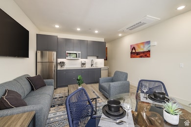 214 S 200 E unit 5, Moab, UT 84532 - photo 6