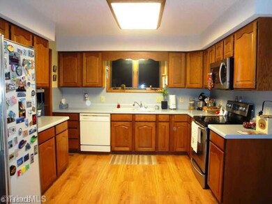 125 Marian Ln, Statesville, NC 28625 - photo 3